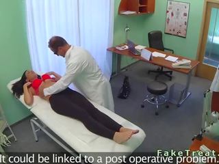 Voluptos tatuat pacient futand ei md în fals spital