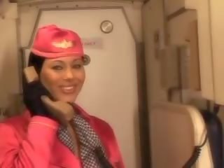 Tremendous ajror hostess duke thithur pilots i madh organ seksual i mashkullit