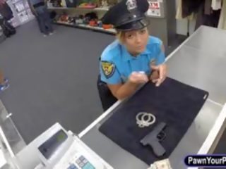 Uczennica bezpieczeństwo oficer posed nagi i pieprzony w the pawnshop