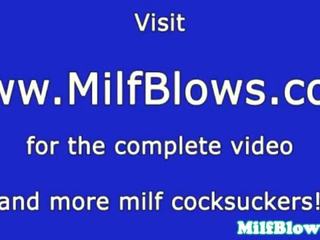 Cocksucking stiilne milf saab sperma edasi tissid