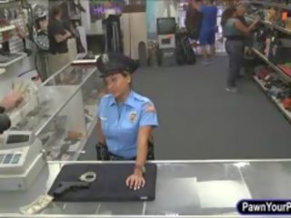 Łaciński bezpieczeństwo oficer pawns jej cipka