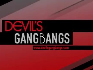 Devilsgangbangs 2 creampies și 3 mare negru cocoșilor